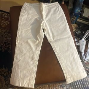 Ladies Banana Republic, Size 8, White Lined Capris